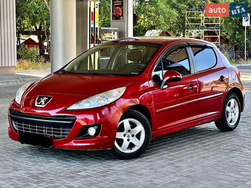 Peugeot 207 2010 Peugeot 207 2010
