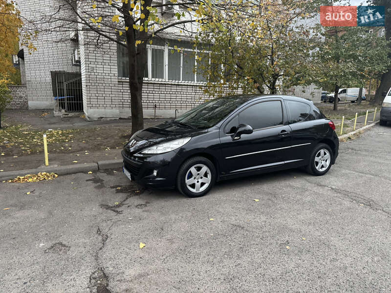 Peugeot 207 2011 Peugeot 207 2011