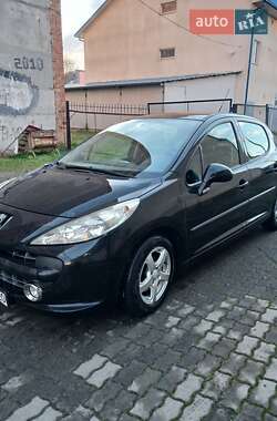 Хэтчбек Peugeot 207 2009 в Черновцах