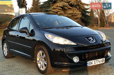 Хетчбек Peugeot 207 2009 в Дубні