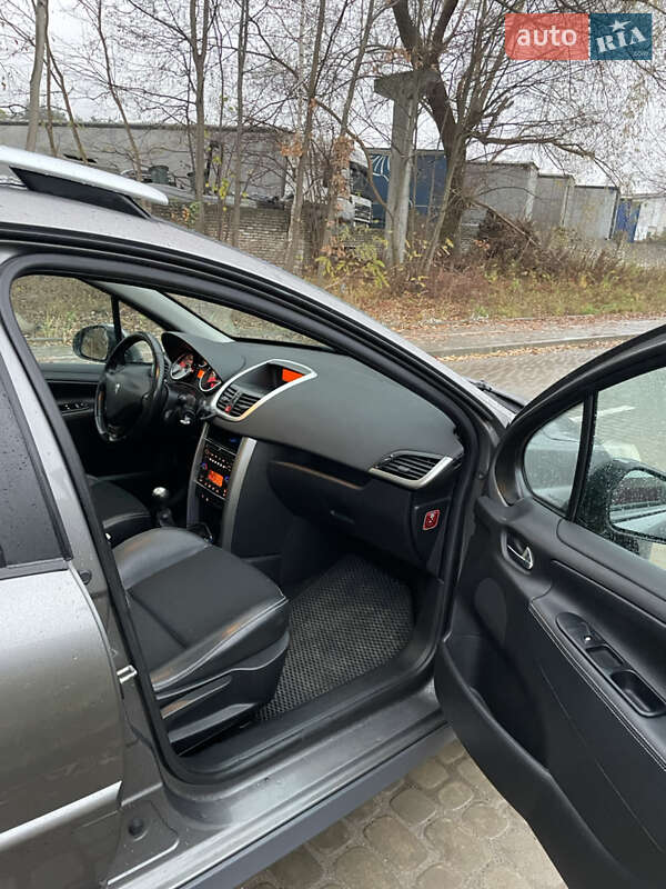 Универсал Peugeot 207 2008 в Новояворовске