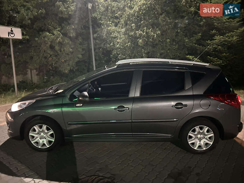 Универсал Peugeot 207 2012 в Надворной