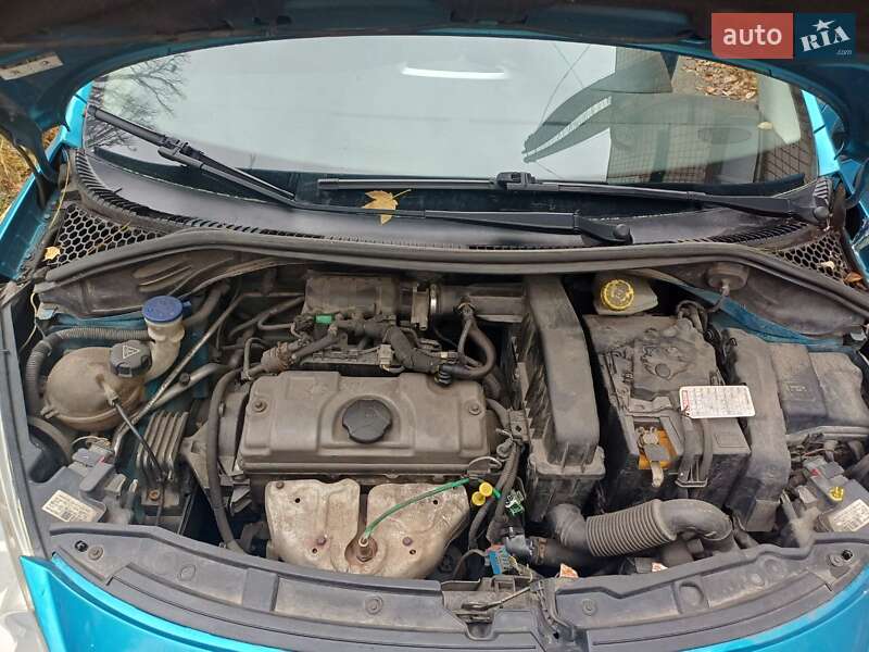 Хетчбек Peugeot 207 2011 в Києві