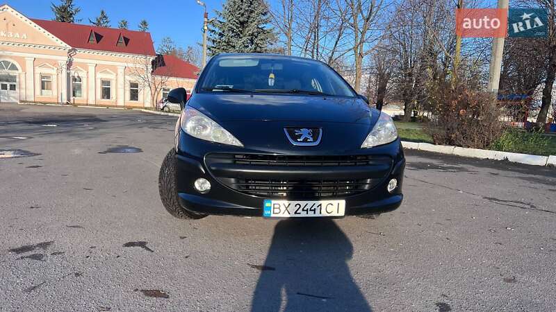 Хетчбек Peugeot 207 2009 в Волочиську