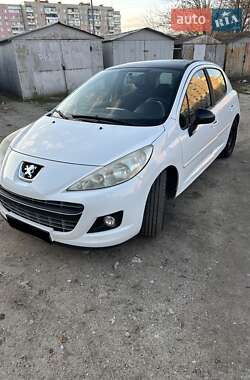 Хэтчбек Peugeot 207 2011 в Запорожье