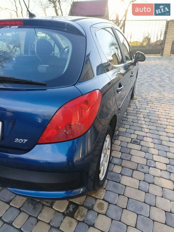 Хэтчбек Peugeot 207 2008 в Самборе