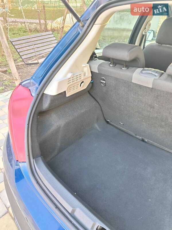 Хэтчбек Peugeot 207 2008 в Самборе