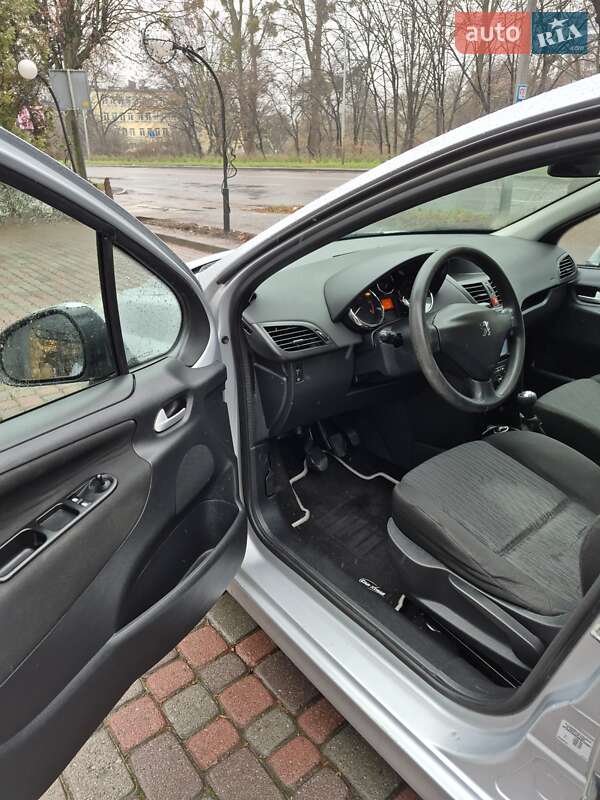 Універсал Peugeot 207 2011 в Львові