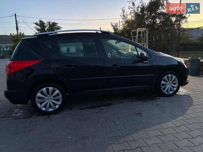 Хэтчбек Peugeot 207 2008 в Могилев-Подольске