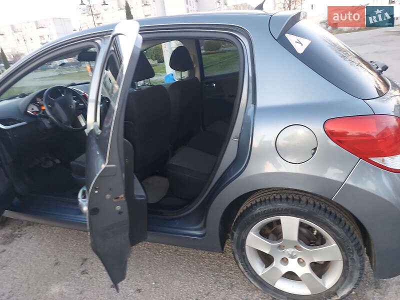Хэтчбек Peugeot 207 2010 в Ходорове