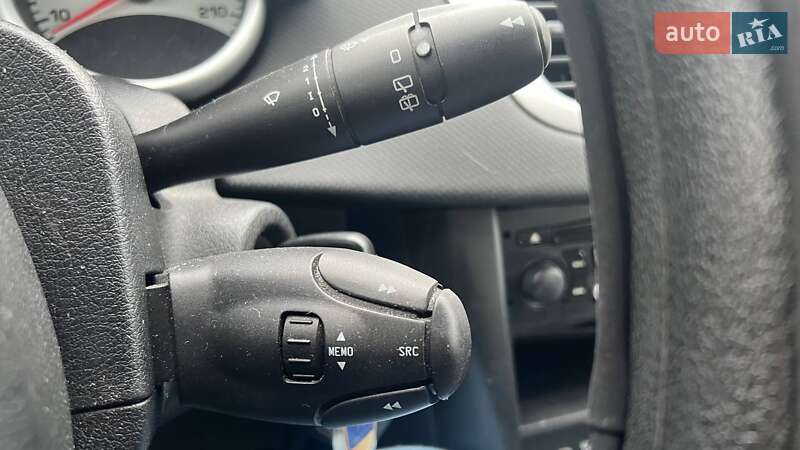 Хэтчбек Peugeot 207 2008 в Киеве