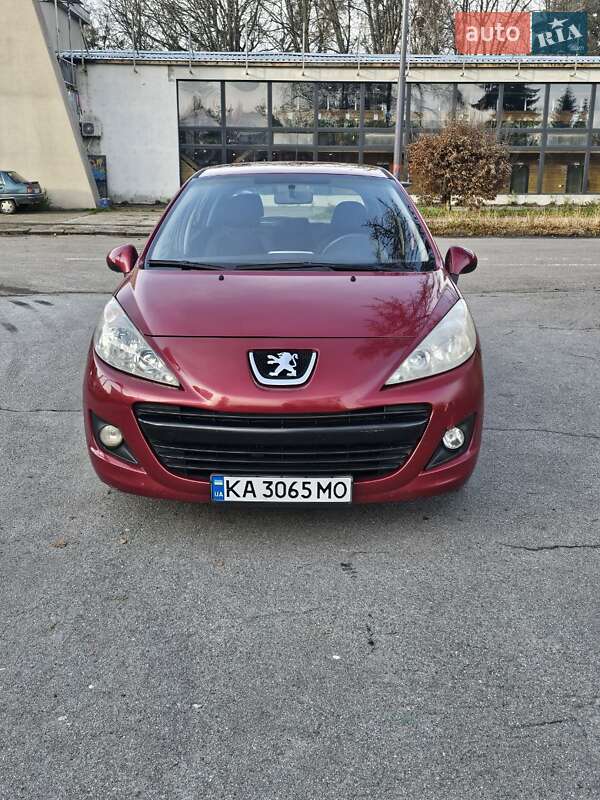 Хэтчбек Peugeot 207 2010 в Киеве фото 2 Хэтчбек Peugeot 207 2010 в Киеве