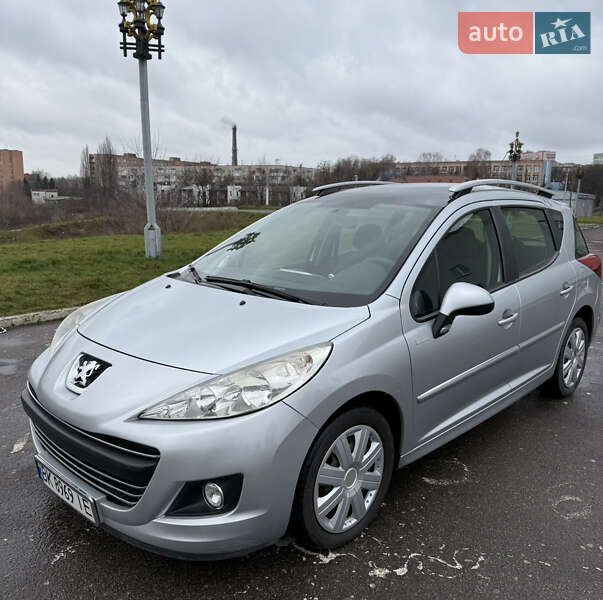 Peugeot 207 2011 Peugeot 207 2011