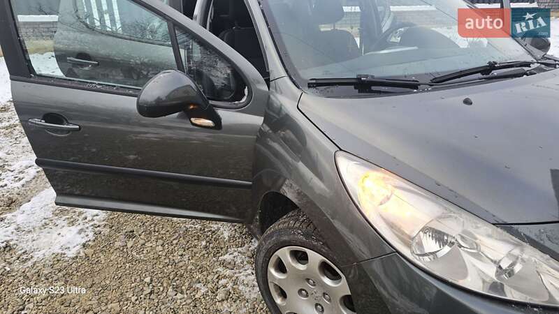 Хэтчбек Peugeot 207 2010 в Стрые