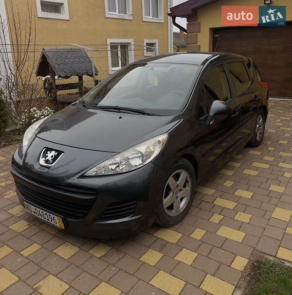 Хэтчбек Peugeot 207 2011 в Львове