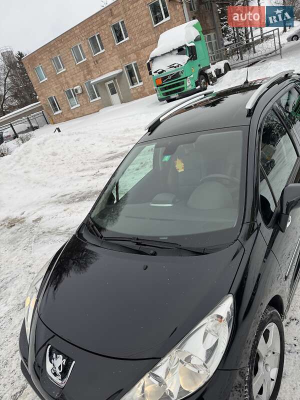 Универсал Peugeot 207 2011 в Луцке