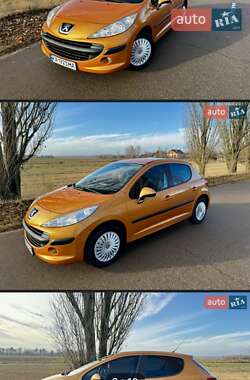 Хэтчбек Peugeot 207 2007 в Барышевке