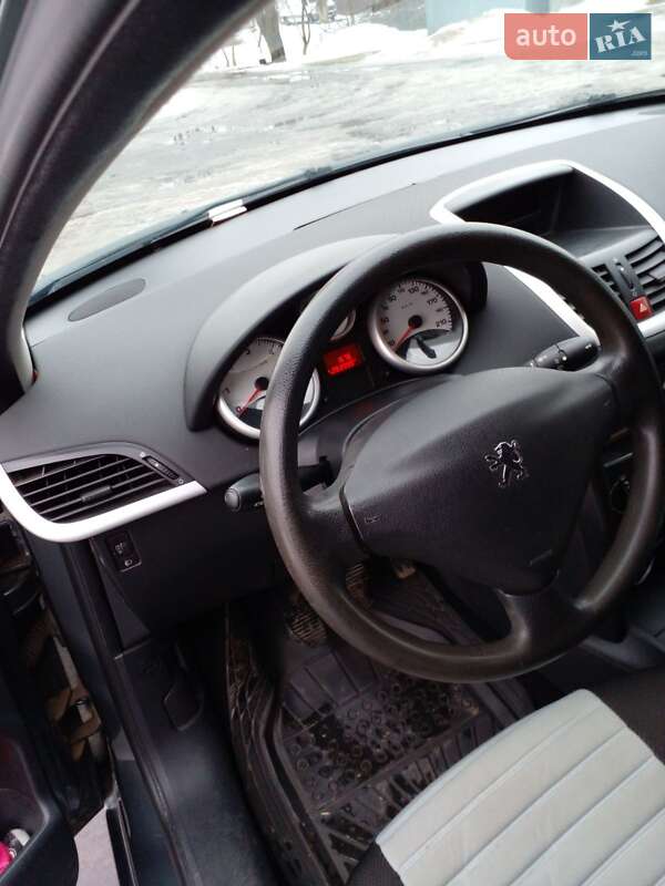 Универсал Peugeot 207 2009 в Оженине