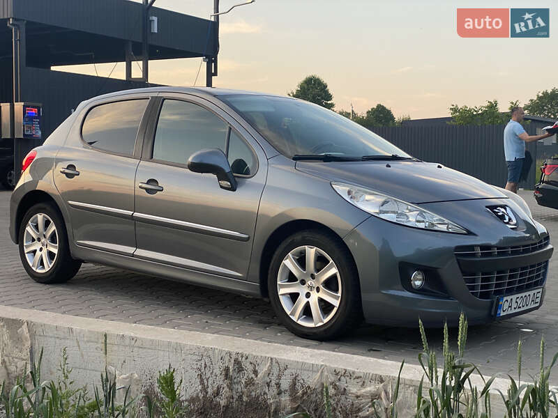 Хэтчбек Peugeot 207 2011 в Умани