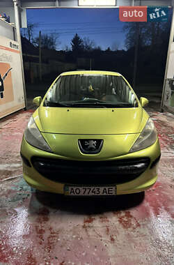 Хэтчбек Peugeot 207 2006 в Ужгороде