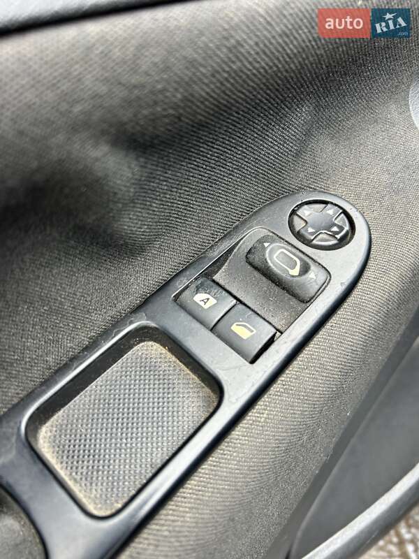 Хэтчбек Peugeot 207 2010 в Сумах