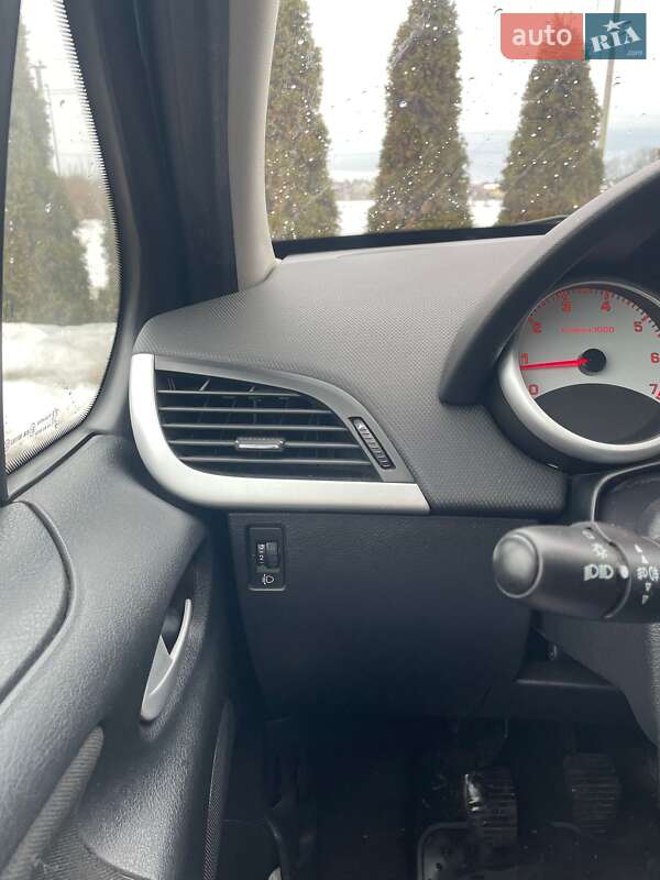Хэтчбек Peugeot 207 2010 в Львове