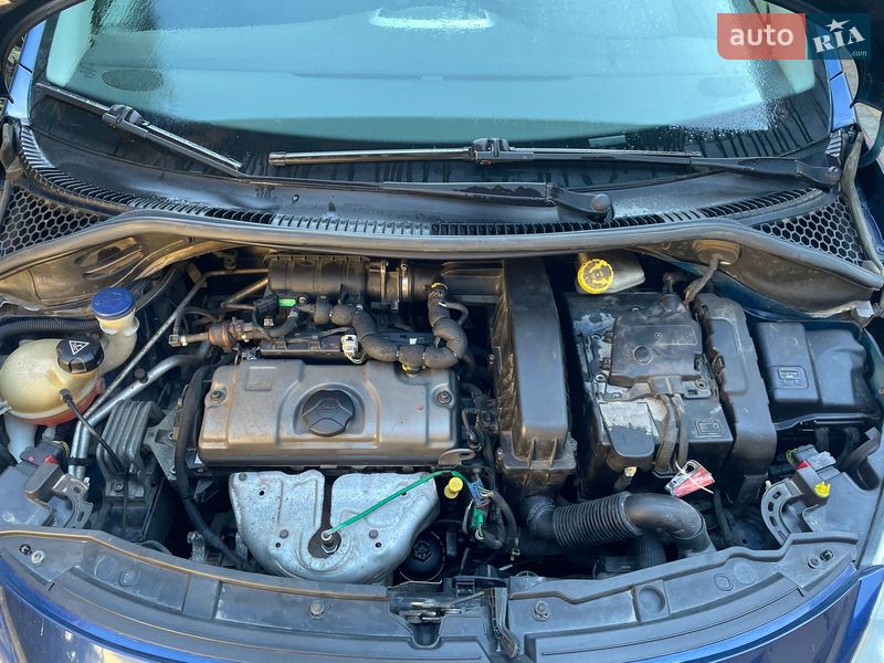 Хэтчбек Peugeot 207 2010 в Львове