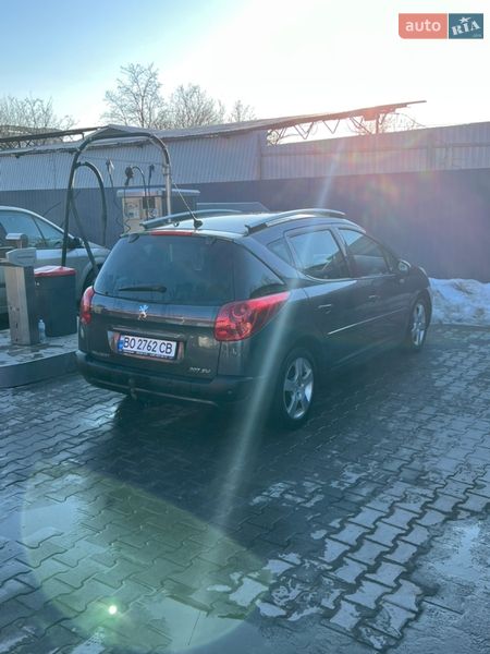 Универсал Peugeot 207 2010 в Тернополе