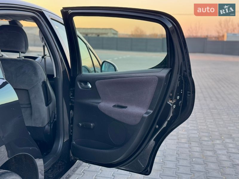 Хетчбек Peugeot 207 2006 в Рівному