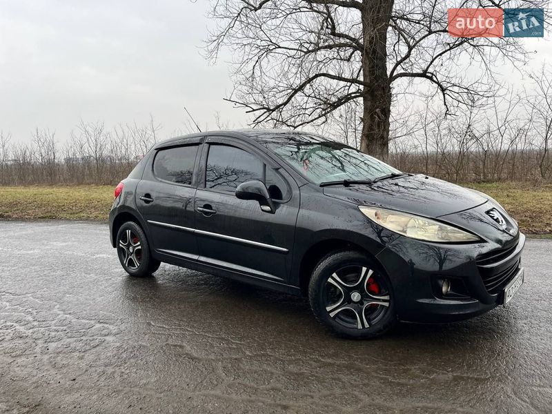 Хэтчбек Peugeot 207 2011 в Виноградове фото Хэтчбек Peugeot 207 2011 в Виноградове