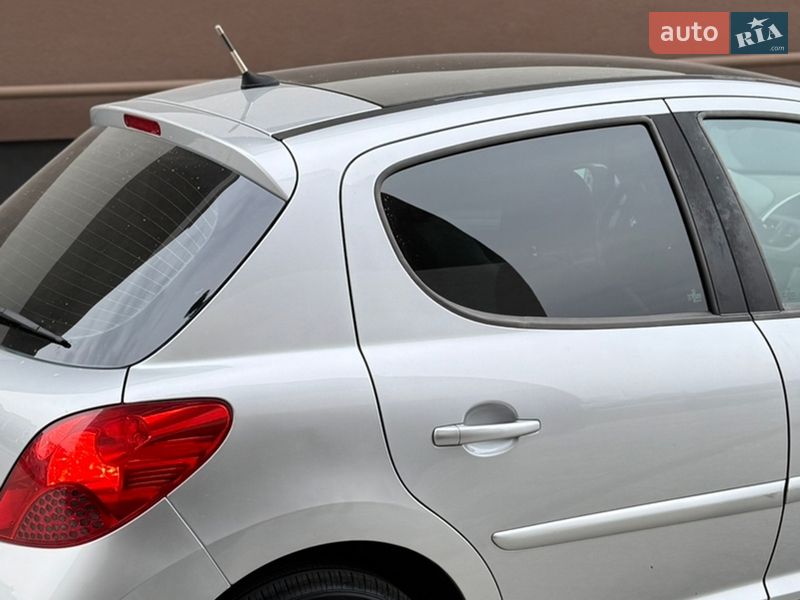 Хэтчбек Peugeot 207 2007 в Львове