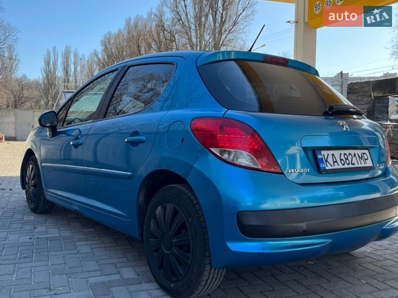 Хэтчбек Peugeot 207 2011 в Запорожье