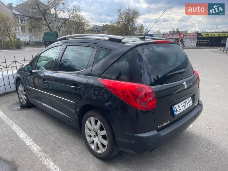 Универсал Peugeot 207 2010 в Киеве