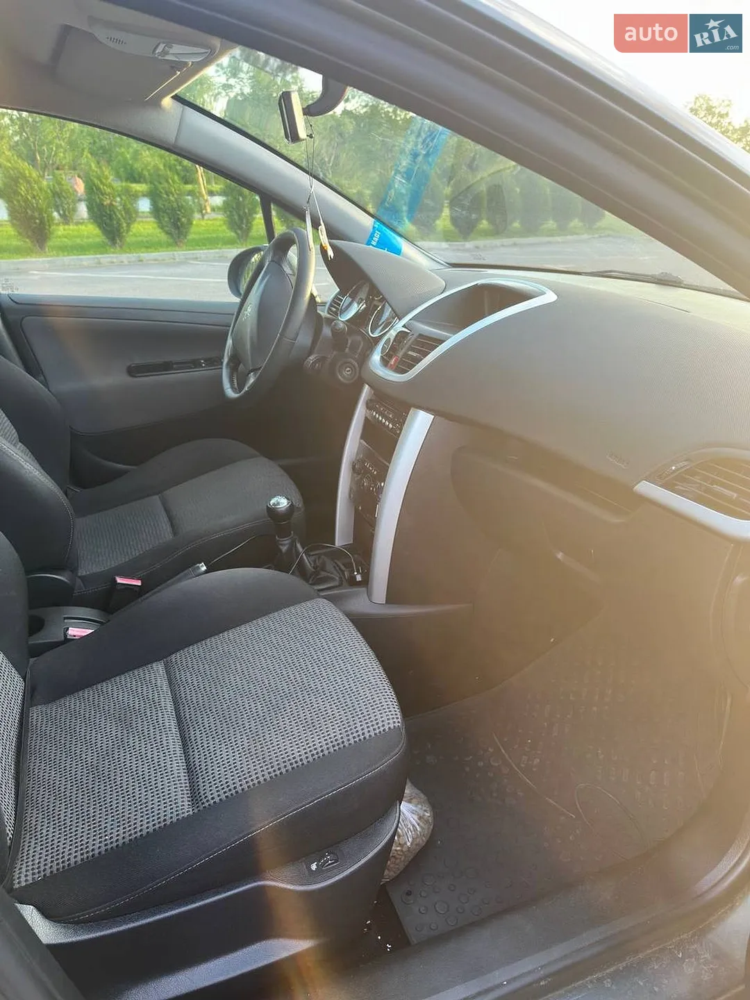 2010 Peugeot 207 - мініатюра 5
