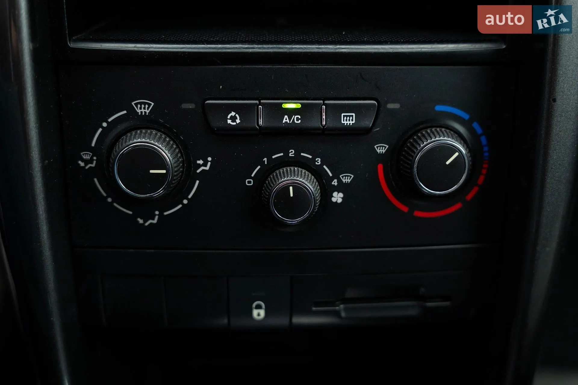2010 Peugeot 207 - мініатюра 16
