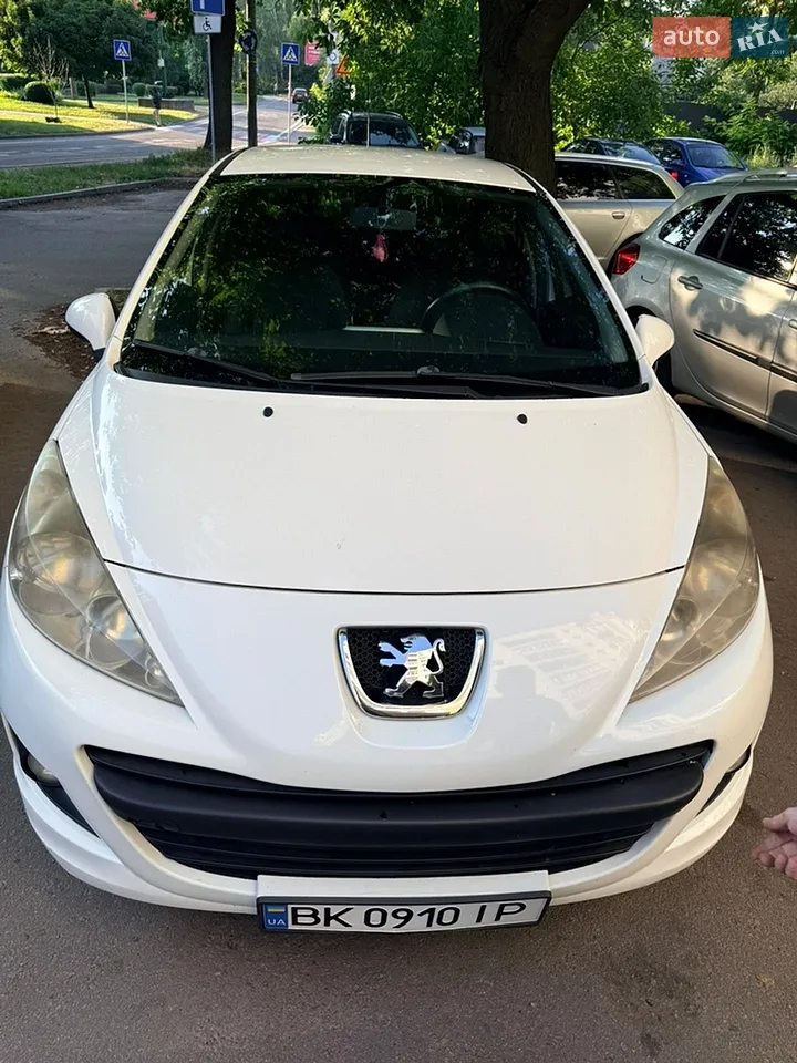 2010 Peugeot 207 - мініатюра 2