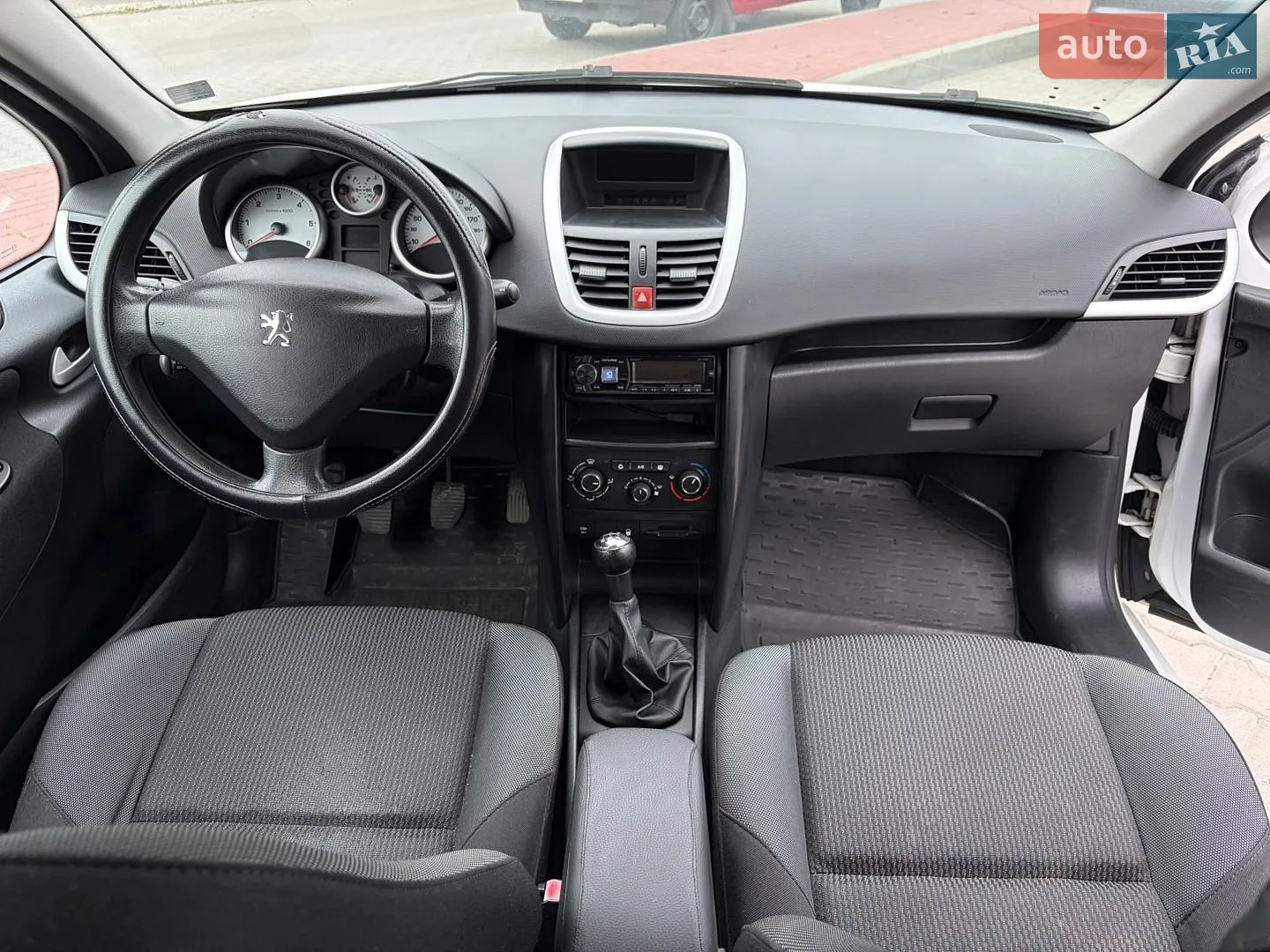 2010 Peugeot 207 - мініатюра 2