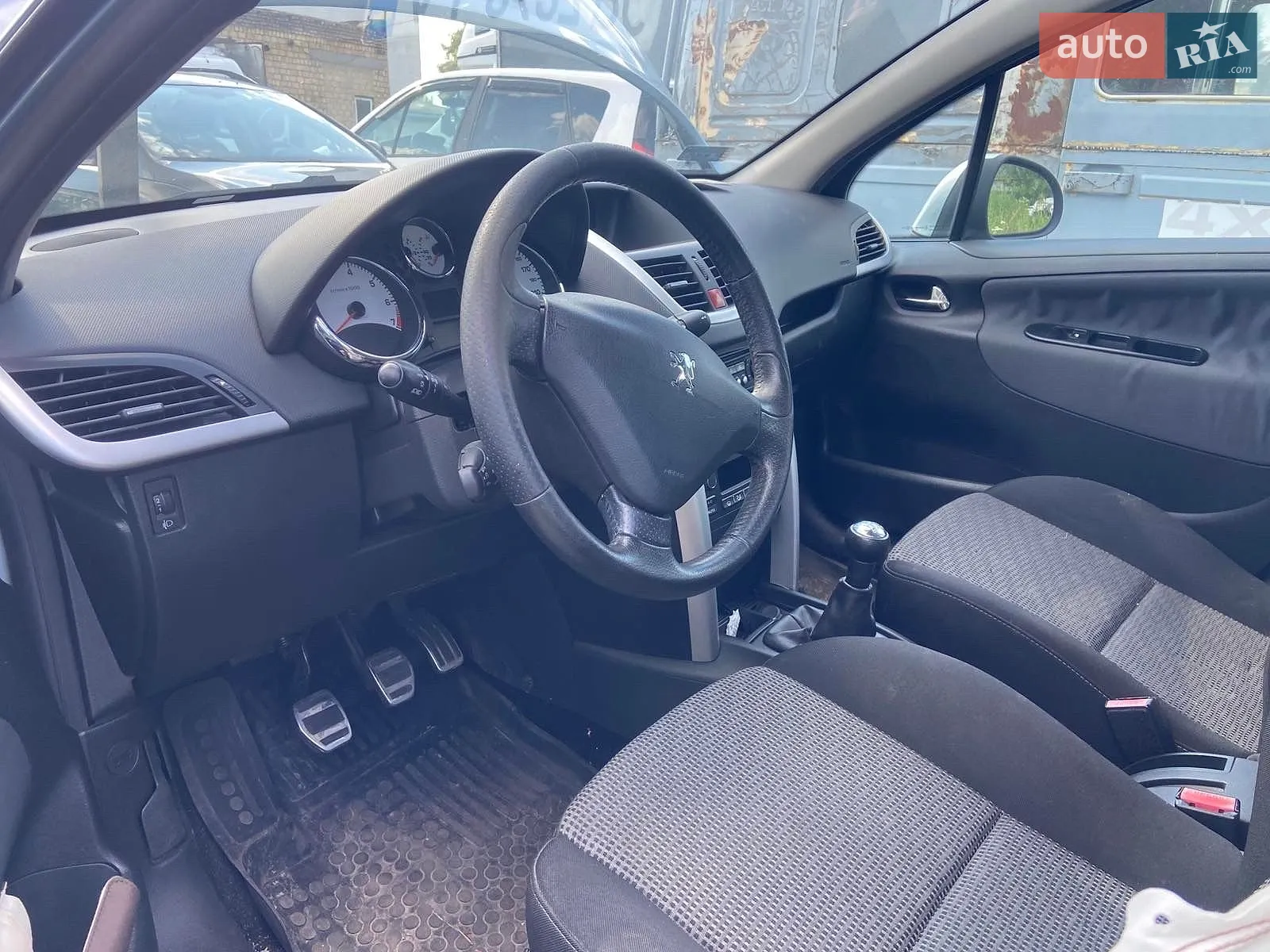 2010 Peugeot 207 - мініатюра 4