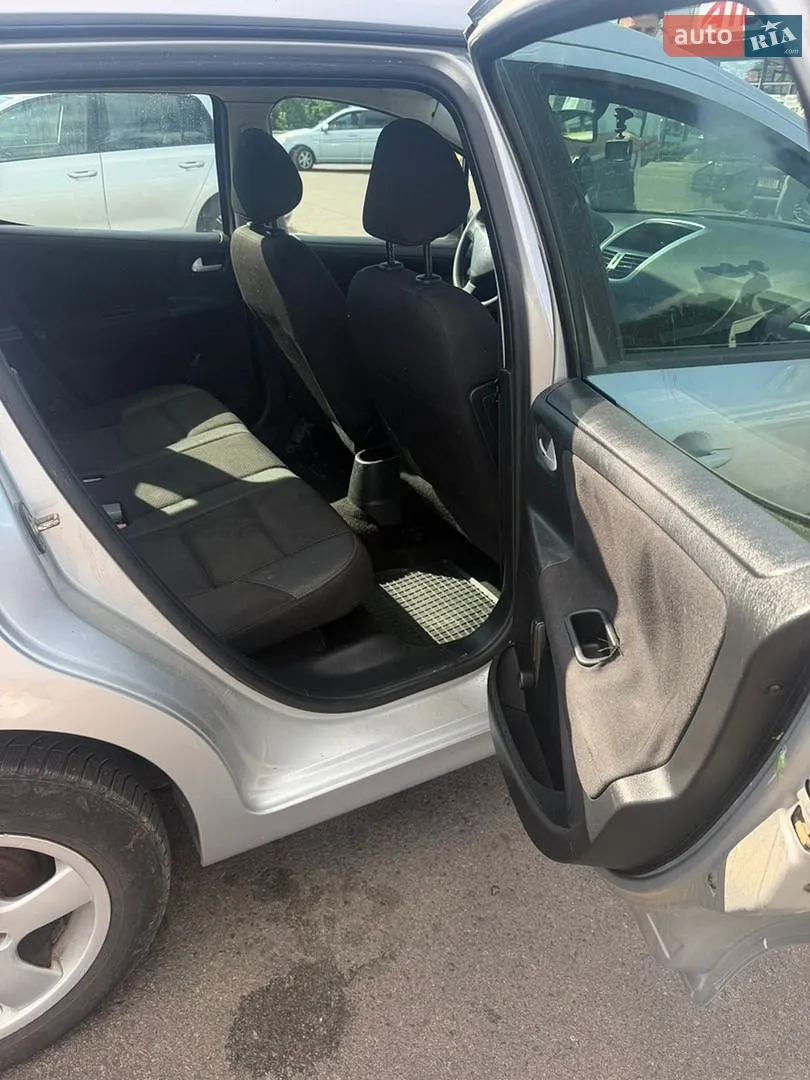 2010 Peugeot 207 - мініатюра 10