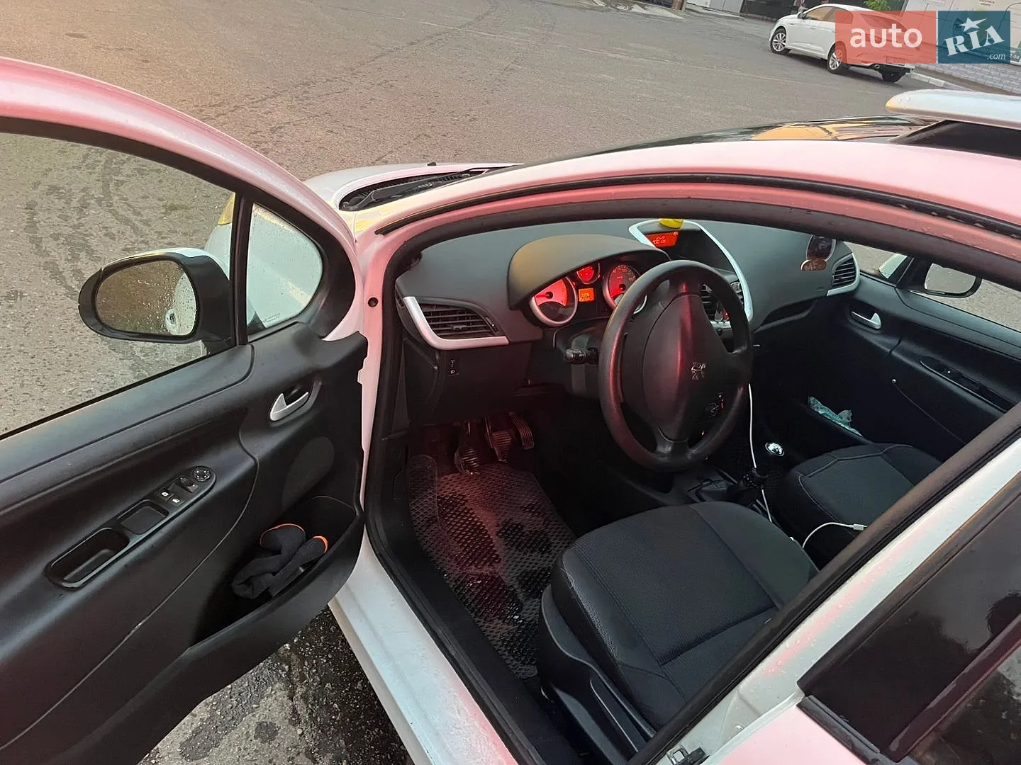 2010 Peugeot 207 - мініатюра 12