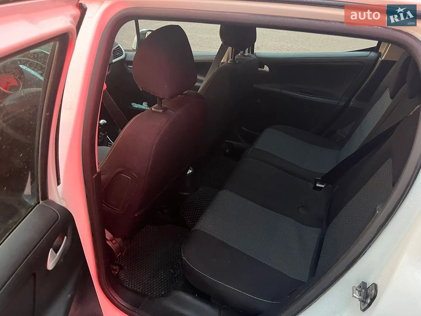 2010 Peugeot 207 - мініатюра 15