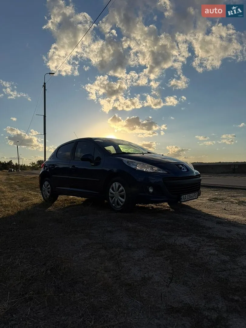 2010 Peugeot 207 - мініатюра 2