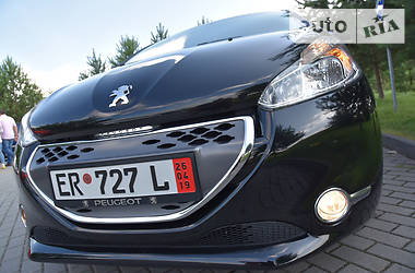 Хетчбек Peugeot 208 2013 в Дрогобичі