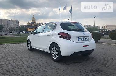 Хетчбек Peugeot 208 2015 в Львові
