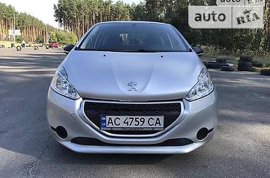 Хетчбек Peugeot 208 2014 в Києві