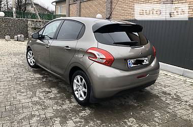 Хэтчбек Peugeot 208 2012 в Ивано-Франковске