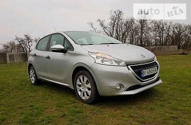 Хэтчбек Peugeot 208 2013 в Полтаве