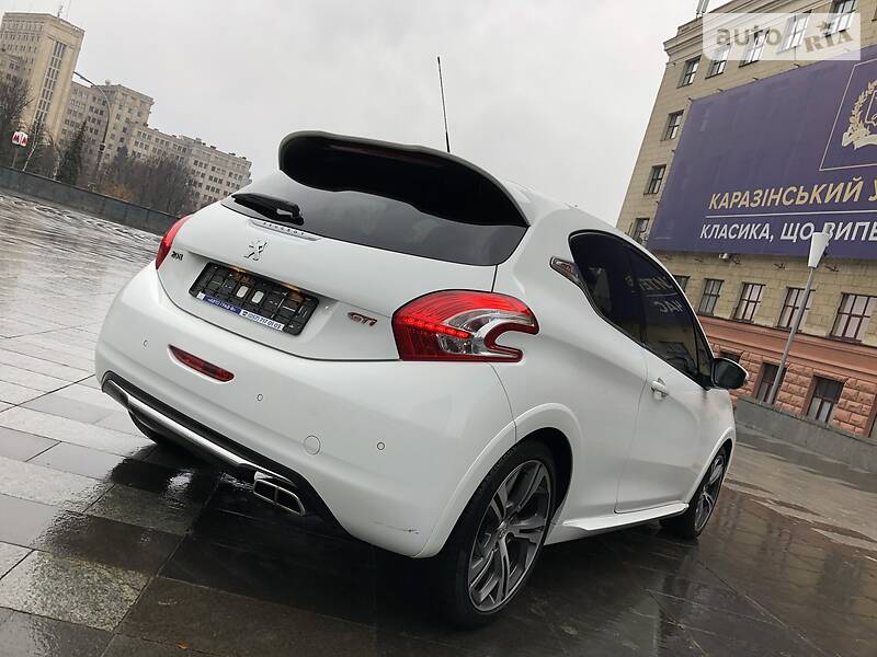 Хетчбек Peugeot 208 2014 в Харкові