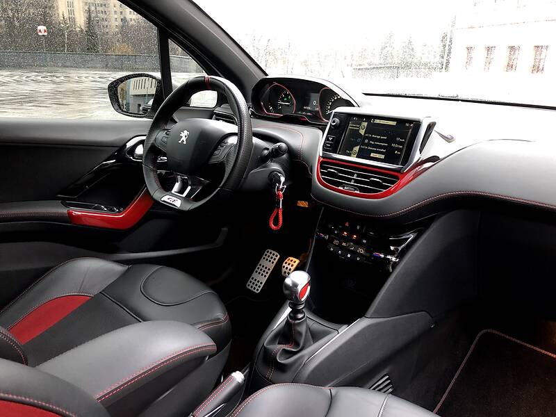 Хетчбек Peugeot 208 2014 в Харкові