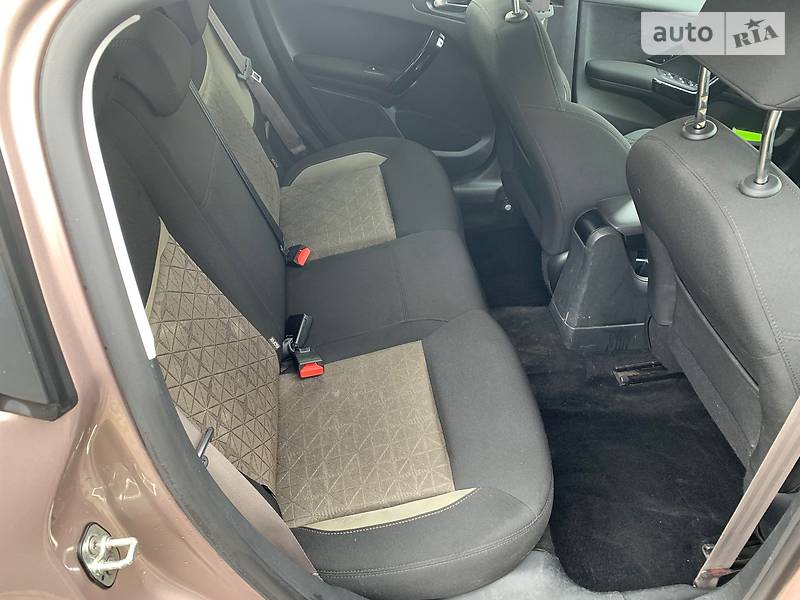 Хетчбек Peugeot 208 2014 в Вінниці